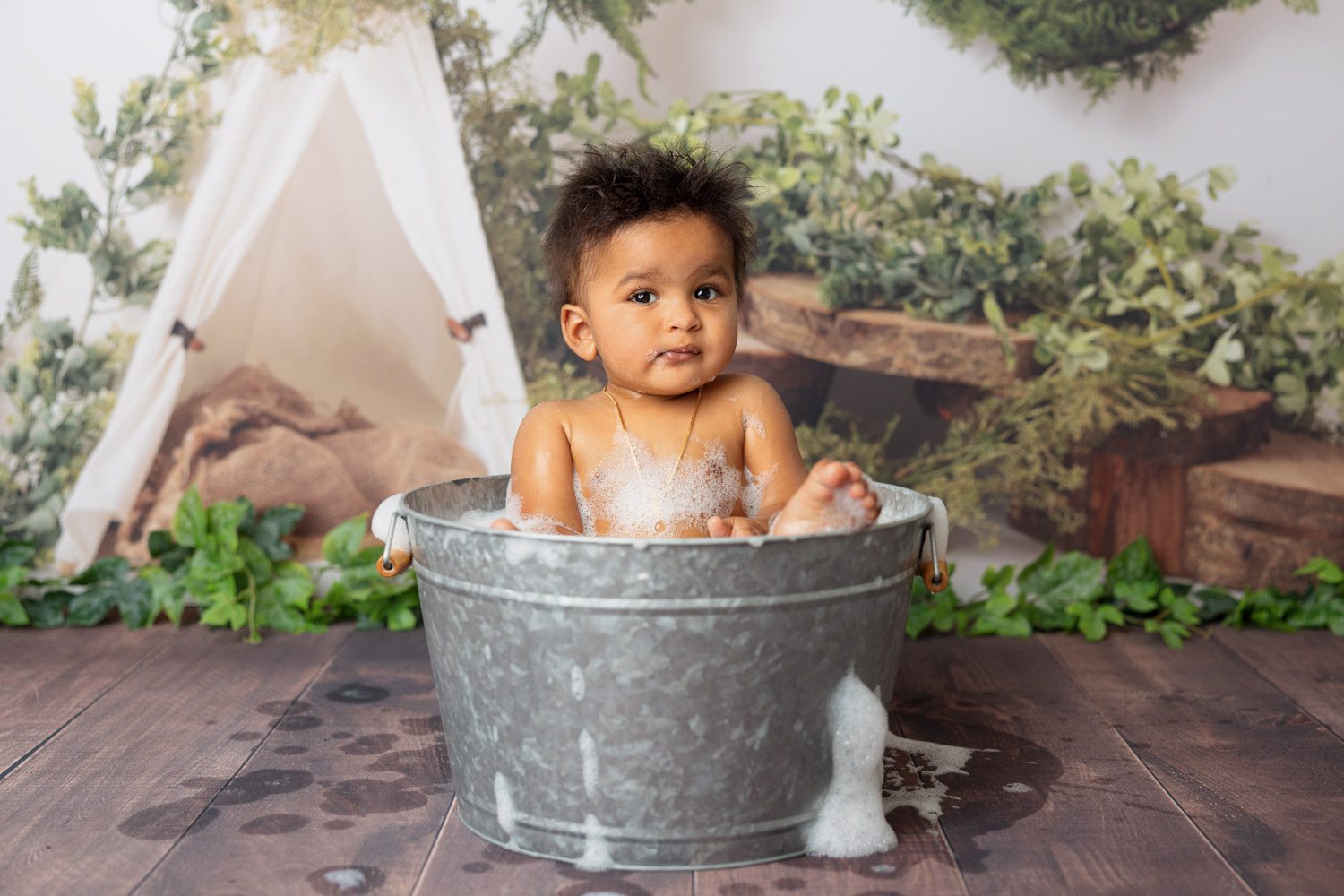 baby boy bubble bath cake smash session